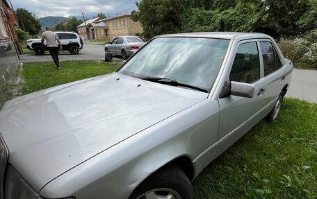 Mercedes-Benz E-Класс, 1993 год, 130 000 рублей, 3 фотография