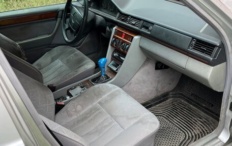 Mercedes-Benz E-Класс, 1993 год, 130 000 рублей, 2 фотография