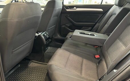 Volkswagen Passat B8 рестайлинг, 2019 год, 2 349 000 рублей, 11 фотография