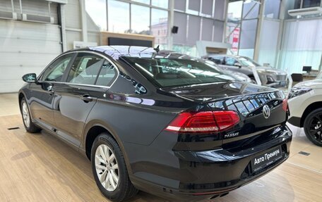 Volkswagen Passat B8 рестайлинг, 2019 год, 2 349 000 рублей, 7 фотография