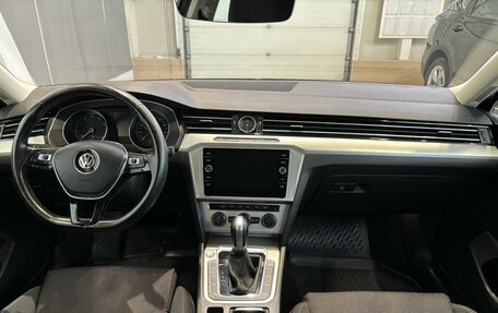 Volkswagen Passat B8 рестайлинг, 2019 год, 2 349 000 рублей, 12 фотография