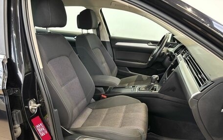 Volkswagen Passat B8 рестайлинг, 2019 год, 2 349 000 рублей, 15 фотография