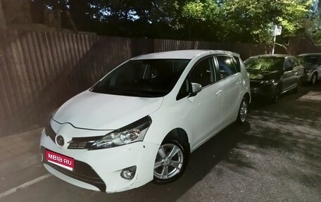 Toyota Verso I, 2013 год, 1 700 000 рублей, 1 фотография