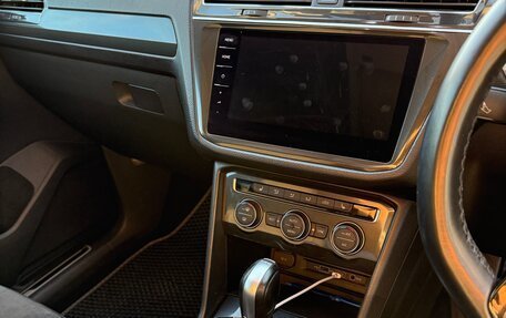 Volkswagen Tiguan II, 2017 год, 2 099 000 рублей, 12 фотография