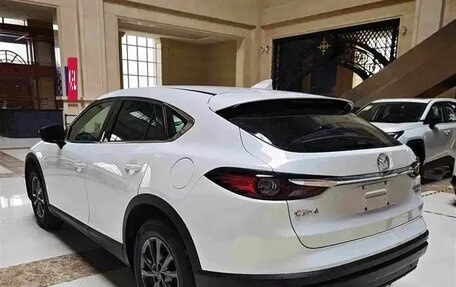 Mazda CX-4, 2022 год, 1 888 000 рублей, 5 фотография