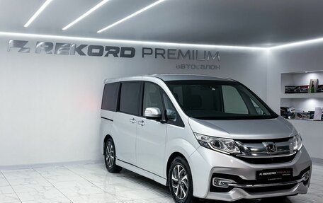 Honda Stepwgn IV, 2016 год, 2 000 000 рублей, 2 фотография