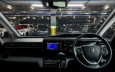 Honda Stepwgn IV, 2016 год, 2 000 000 рублей, 21 фотография