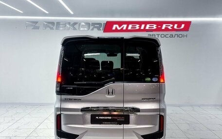 Honda Stepwgn IV, 2016 год, 2 000 000 рублей, 25 фотография