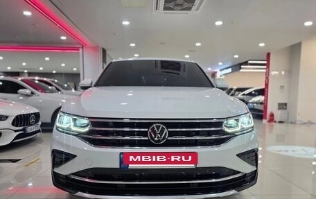 Volkswagen Tiguan II, 2022 год, 3 990 000 рублей, 2 фотография