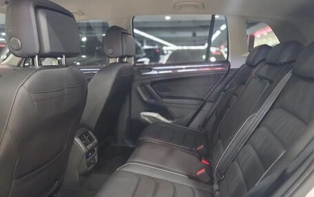 Volkswagen Tiguan II, 2022 год, 3 990 000 рублей, 12 фотография
