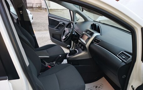 Toyota Verso I, 2013 год, 1 700 000 рублей, 16 фотография