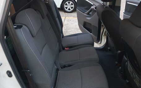 Toyota Verso I, 2013 год, 1 700 000 рублей, 17 фотография