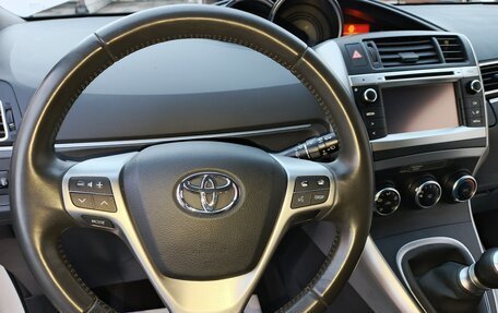 Toyota Verso I, 2013 год, 1 700 000 рублей, 19 фотография