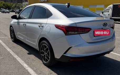 Hyundai Solaris II рестайлинг, 2021 год, 1 400 000 рублей, 4 фотография
