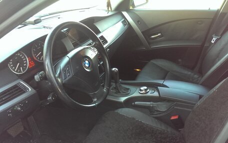 BMW 5 серия, 2004 год, 699 000 рублей, 10 фотография
