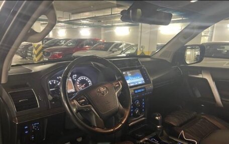 Toyota Land Cruiser Prado 150 рестайлинг 2, 2017 год, 4 500 000 рублей, 6 фотография