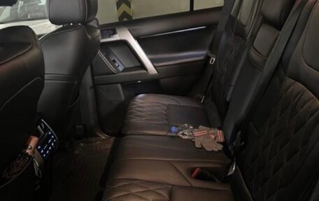 Toyota Land Cruiser Prado 150 рестайлинг 2, 2017 год, 4 500 000 рублей, 5 фотография