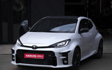 Toyota Yaris, 2021 год, 4 500 000 рублей, 1 фотография