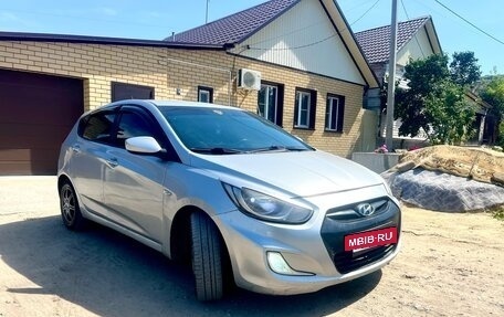 Hyundai Solaris II рестайлинг, 2012 год, 460 000 рублей, 2 фотография