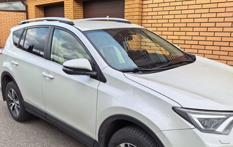 Toyota RAV4, 2015 год, 1 995 000 рублей, 4 фотография