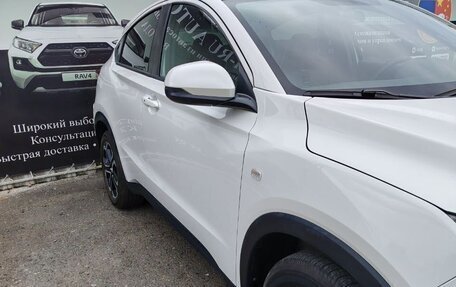 Honda Vezel, 2022 год, 1 650 000 рублей, 14 фотография