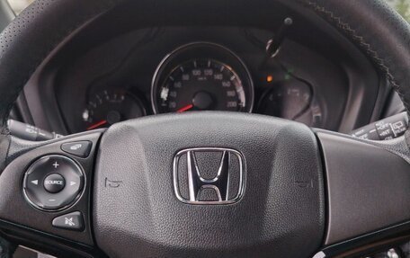 Honda Vezel, 2022 год, 1 650 000 рублей, 29 фотография