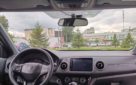 Honda Vezel, 2022 год, 1 650 000 рублей, 28 фотография