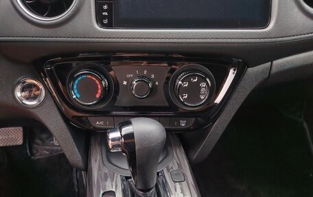 Honda Vezel, 2022 год, 1 650 000 рублей, 33 фотография