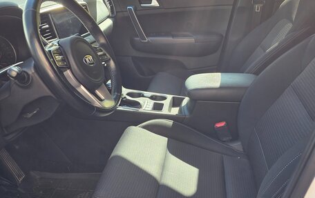 KIA Sportage IV рестайлинг, 2021 год, 2 650 000 рублей, 10 фотография