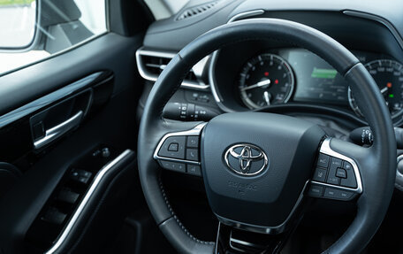 Toyota Highlander, 2025 год, 5 590 000 рублей, 30 фотография