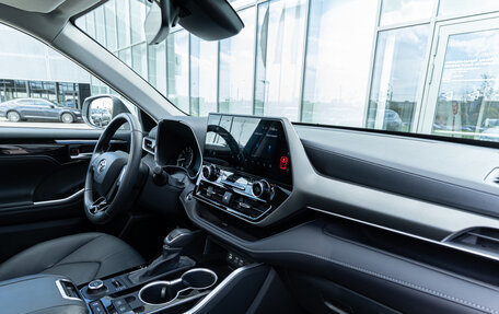 Toyota Highlander, 2025 год, 5 590 000 рублей, 40 фотография