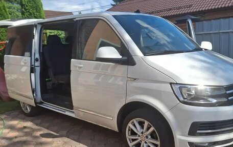 Volkswagen Caravelle T6 рестайлинг, 2017 год, 2 200 000 рублей, 1 фотография