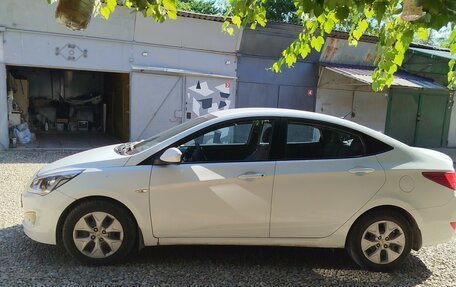 Hyundai Solaris II рестайлинг, 2015 год, 999 000 рублей, 4 фотография