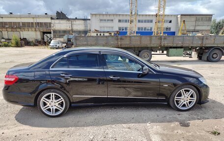 Mercedes-Benz E-Класс, 2011 год, 2 500 000 рублей, 3 фотография