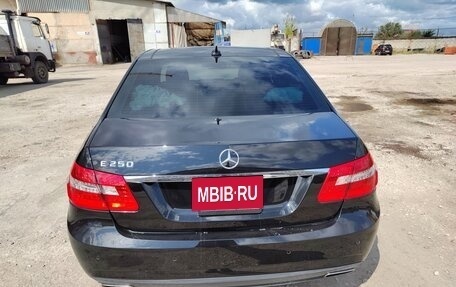 Mercedes-Benz E-Класс, 2011 год, 2 500 000 рублей, 4 фотография