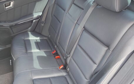 Mercedes-Benz E-Класс, 2011 год, 2 500 000 рублей, 14 фотография