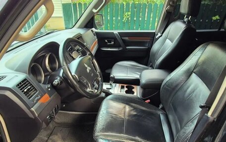 Mitsubishi Pajero IV, 2008 год, 2 130 000 рублей, 11 фотография