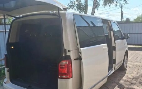 Volkswagen Caravelle T6 рестайлинг, 2017 год, 2 200 000 рублей, 2 фотография