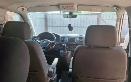 Volkswagen Caravelle T6 рестайлинг, 2017 год, 2 200 000 рублей, 9 фотография