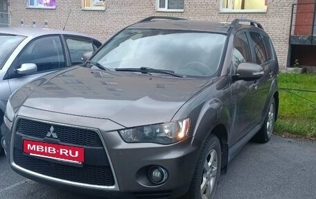 Mitsubishi Outlander III рестайлинг 3, 2012 год, 980 000 рублей, 2 фотография