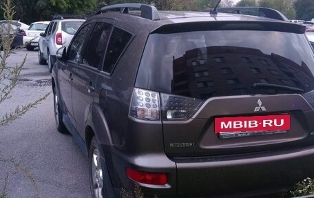 Mitsubishi Outlander III рестайлинг 3, 2012 год, 980 000 рублей, 4 фотография