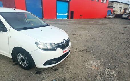Renault Logan II, 2017 год, 635 000 рублей, 3 фотография