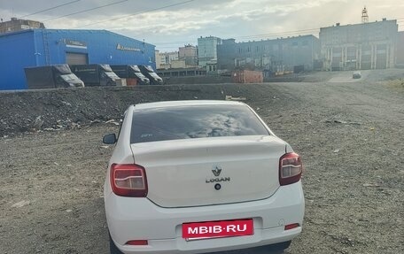 Renault Logan II, 2017 год, 635 000 рублей, 5 фотография