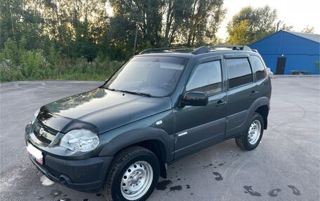 Chevrolet Niva I рестайлинг, 2011 год, 375 000 рублей, 2 фотография