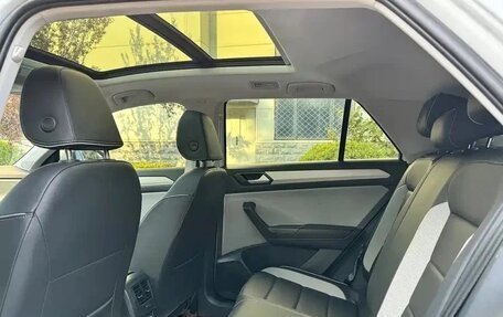 Volkswagen T-Roc I, 2023 год, 1 730 000 рублей, 11 фотография
