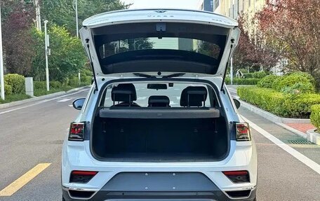 Volkswagen T-Roc I, 2023 год, 1 730 000 рублей, 7 фотография