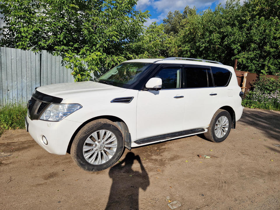 Nissan Patrol Y62, 2011 год, 1 680 000 рублей, 2 фотография