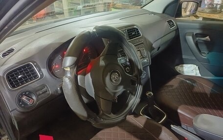 Volkswagen Polo VI (EU Market), 2011 год, 450 000 рублей, 10 фотография