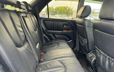 Lexus RX IV рестайлинг, 2002 год, 800 000 рублей, 17 фотография