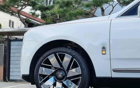 Rolls-Royce Cullinan, 2025 год, 62 700 000 рублей, 6 фотография